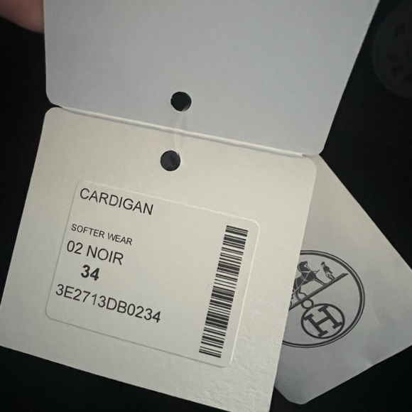 Hermes casual style wool long sleeve cardigan in Noir size 34 '23 SS collection - Picture 2 of 5